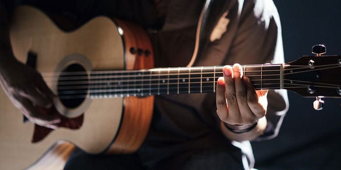 solid wood acoustic guitar under 1000