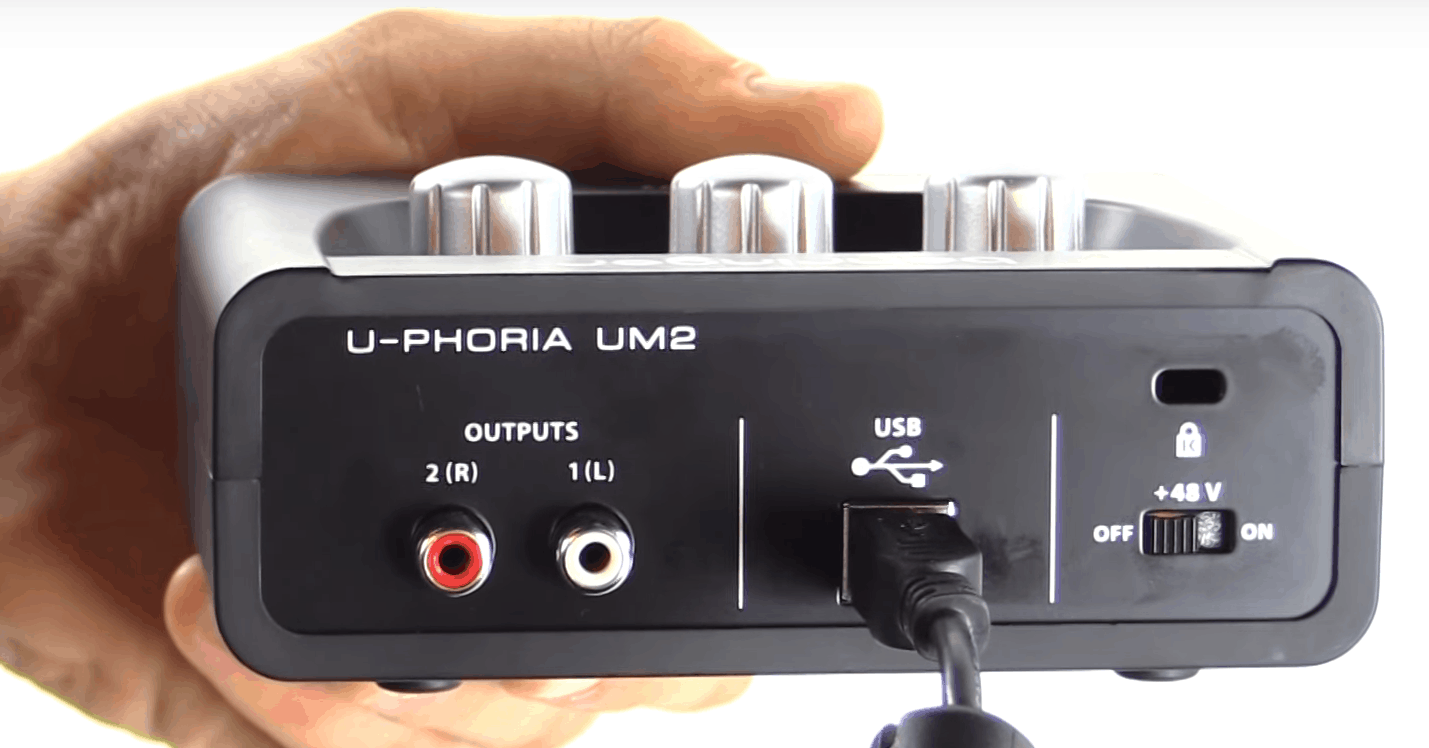 Как подключить behringer u phoria um2 к компьютеру