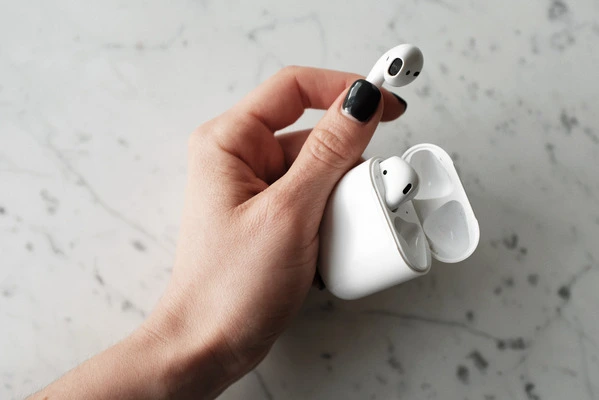 can-you-pair-airpods-with-a-different-case