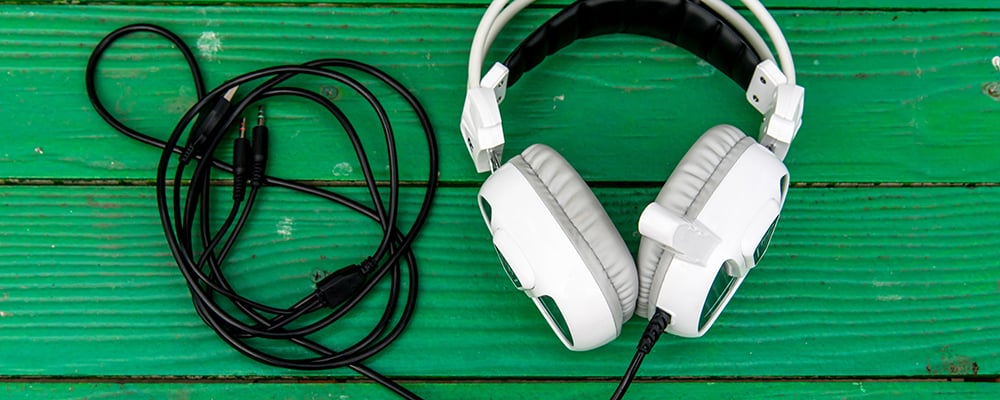 Auriculares blancos