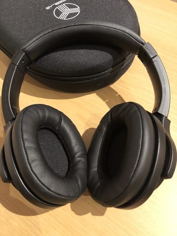 Z2 overear headphone