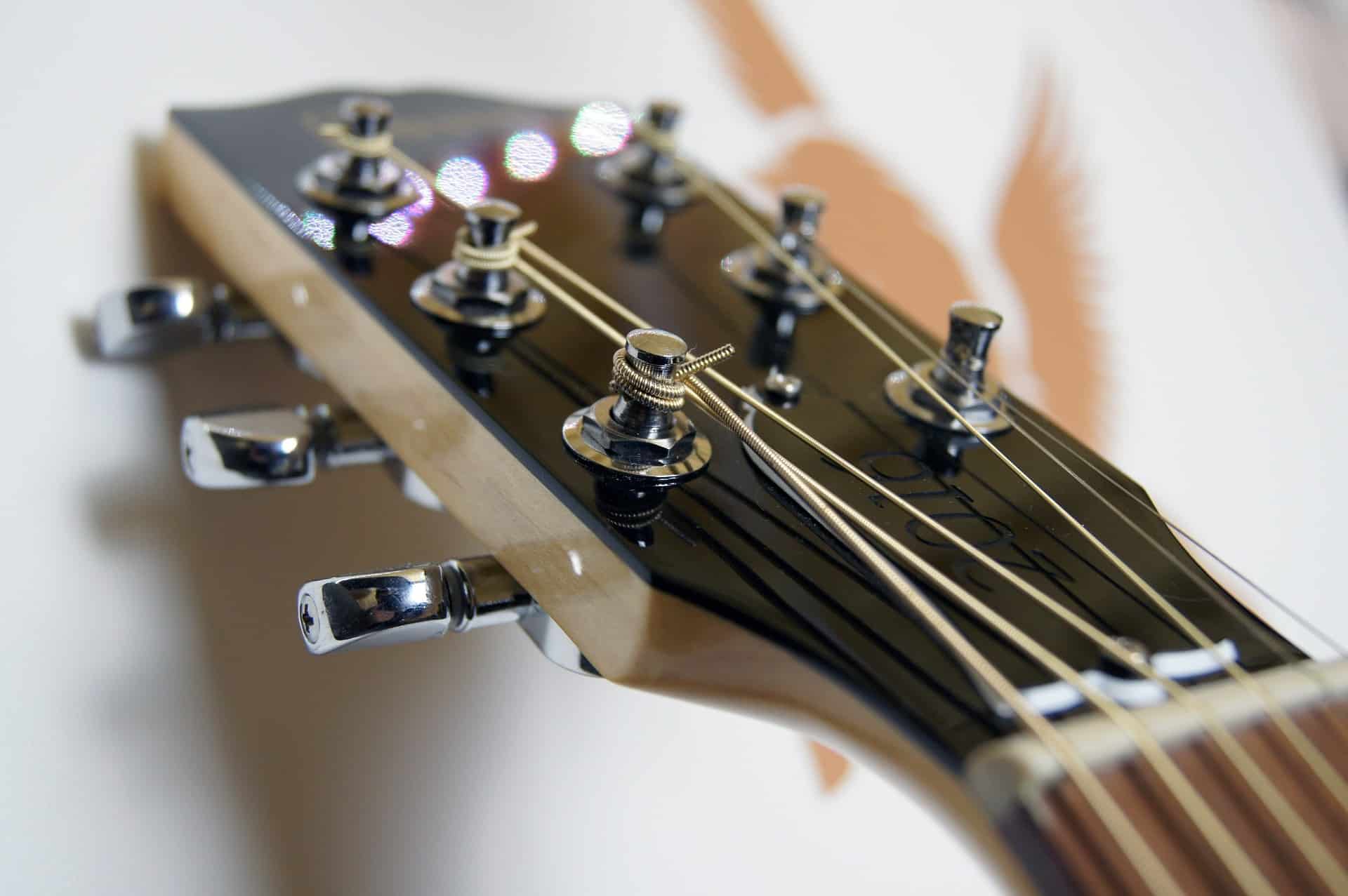 ¿Con qué frecuencia se deben cambiar las cuerdas de la guitarra?