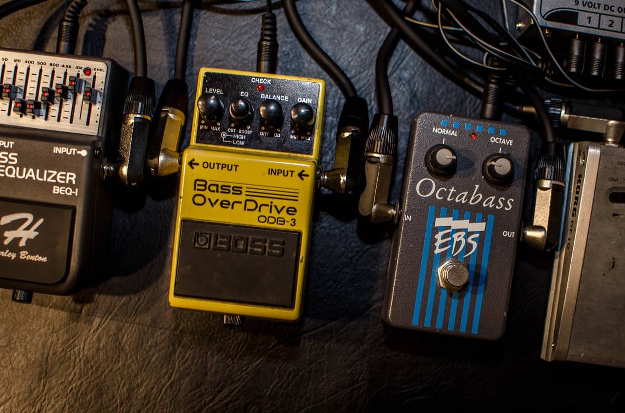 Pedal de retardo analógico vs digital