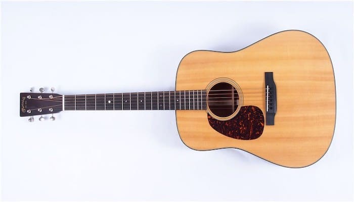 Critique de la guitare Martin D-18