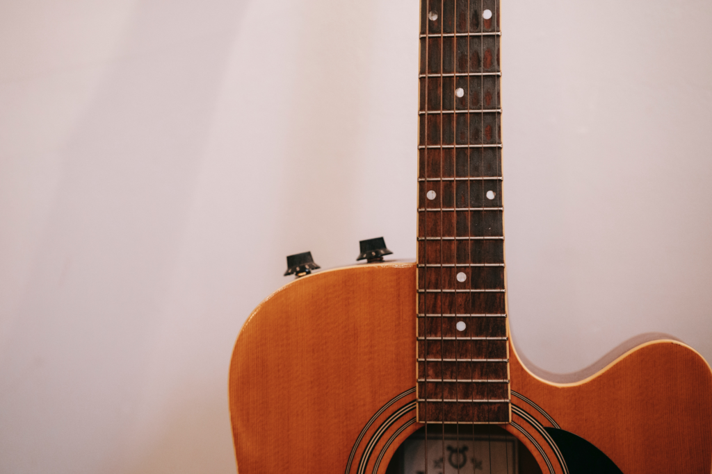 7452996c-60ee-446d-a2ce-21c2b248872b Acoustic-electric guitar